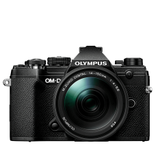 Olympus E-M5 Mark III + Obj. 14-150 mm EZ