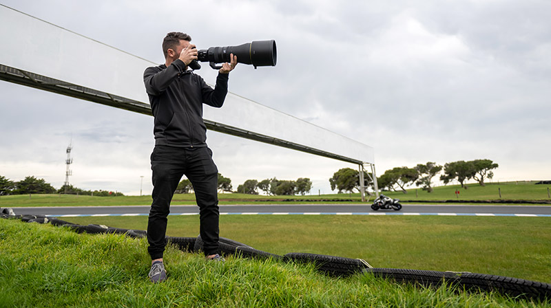 Fotograf mit Objektiv Nikkor Z 600mm f4 TC VR S
